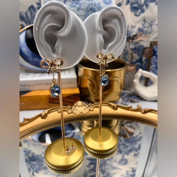 🆕 OSCAR DE LA RENTA 🧿 NWOT Blue Sparkle & Dangling Bow Earrings - Picture 16 of 16